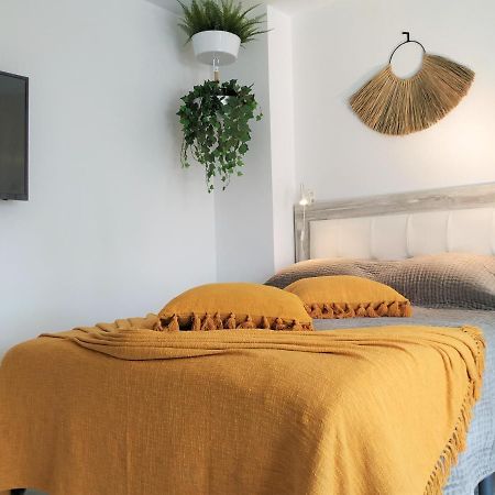 Dona Carlota Gardens, Sea Views, Pool, Restaurant Apartment ตอร์เรโมลิโนส ภายนอก รูปภาพ