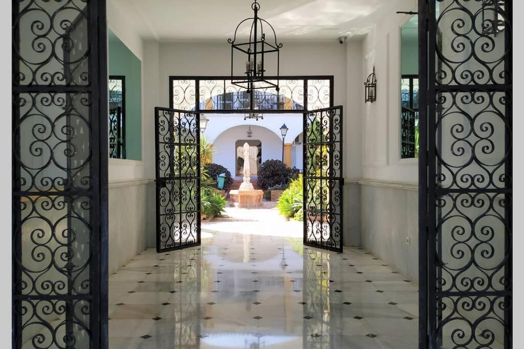 Dona Carlota Gardens, Sea Views, Pool, Restaurant Apartment ตอร์เรโมลิโนส ภายนอก รูปภาพ
